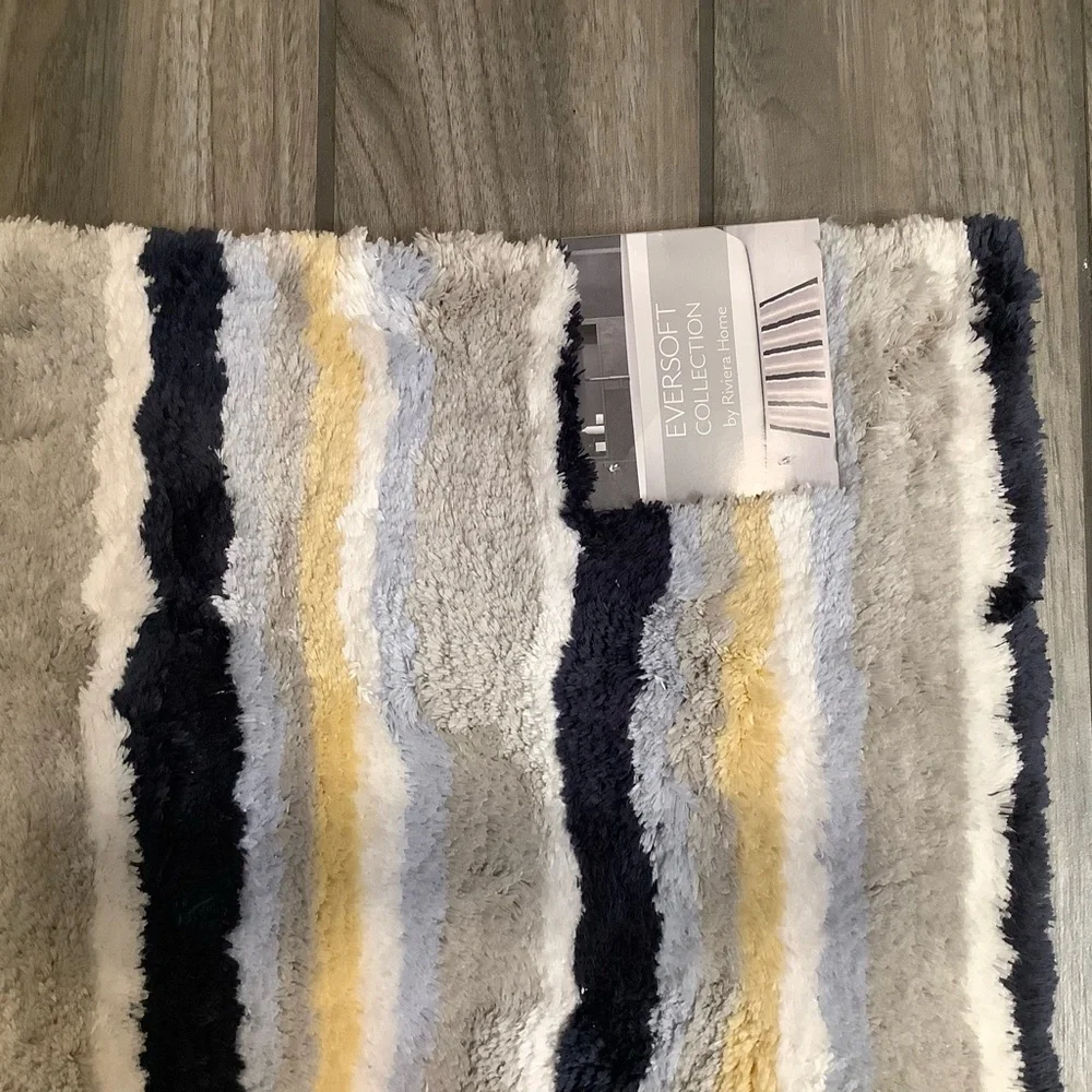 Riviera Home 24” x 36” Striped Bath Mat
